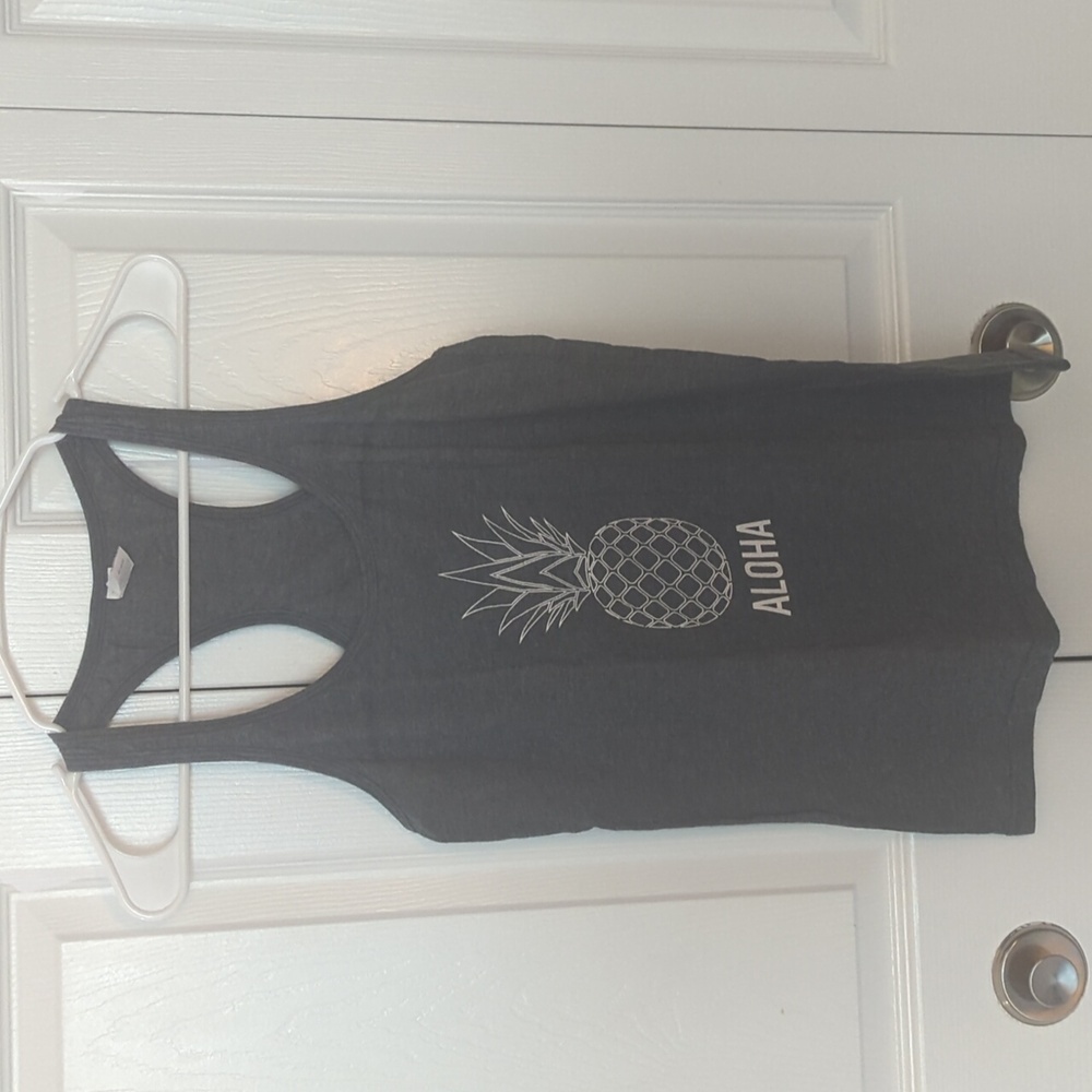3/$12‼️ Graphic Tank